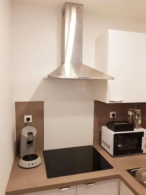 Appartement Le Jeanne 4/6 Couchages, Wifi, Sanctuaire à Lourdes 0*,  France